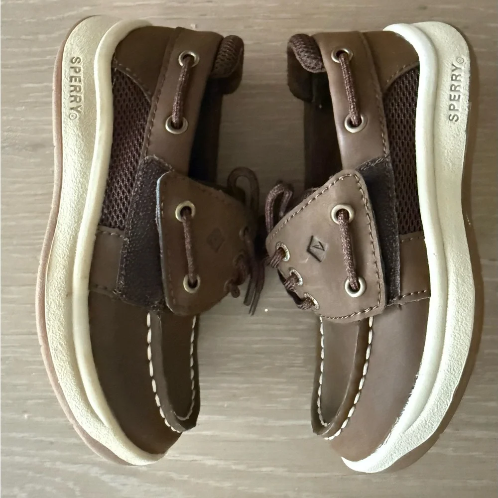 Sperry Kids 9 Brown Leather Moccasin Boat Shoes. Laces with Velcro Closure